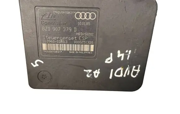 Volkswagen Golf V ABS Pump 8Z0907379D 00002513D0 10096003403