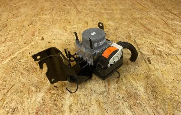 Peugeot 208 ABS Pump 9842946180
