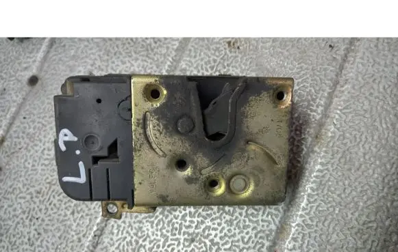 Peugeot 206 CC Front door lock