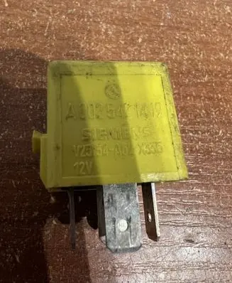 Mercedes-Benz A W169 Other relay A0025421419 D1653