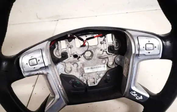 Steering wheel buttons/switches