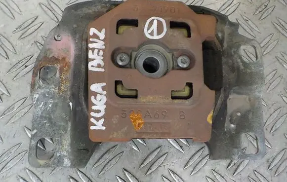 Ford Kuga II Engine mount bracket