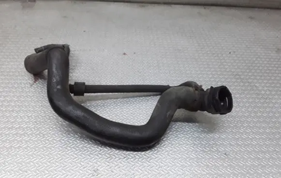 Volkswagen Touran I Engine coolant pipe/hose