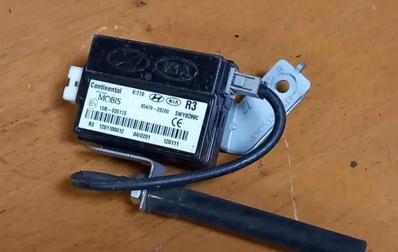Hyundai ix35 Keyless (KESSY) go control unit/module 954702S200