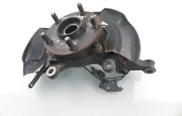 Toyota RAV 4 (XA30) Front wheel hub spindle knuckle 