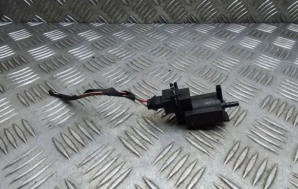 BMW 7 E65 E66 Vacuum valve 1742712