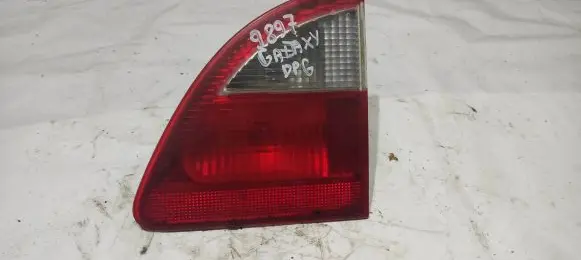 Tailgate rear/tail lights