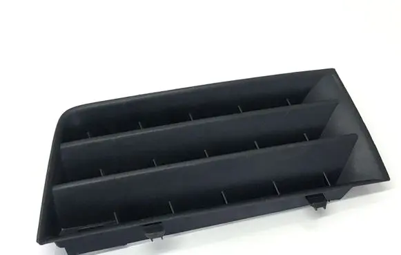 Renault Megane II Front bumper upper radiator grill 8200114157