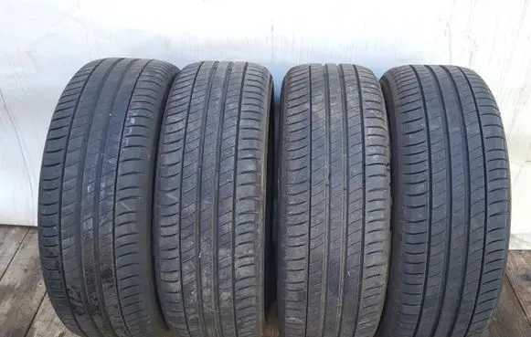 Volkswagen Golf VII R18 summer tire 3528708466319