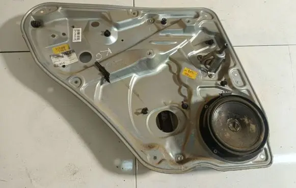 Volkswagen PASSAT B5 Sliding door window regulator with motor 