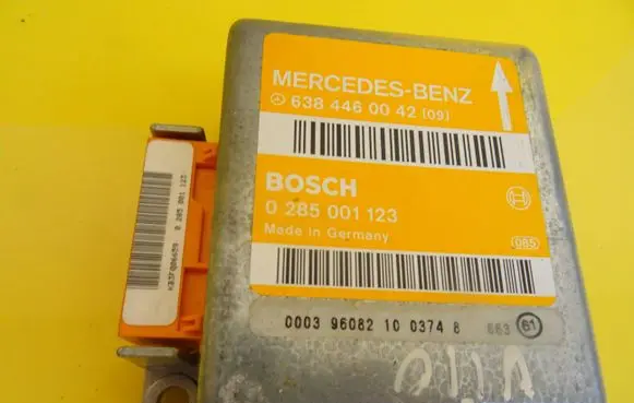 Mercedes-Benz Vito Viano W638 Airbag control unit/module 0285001123