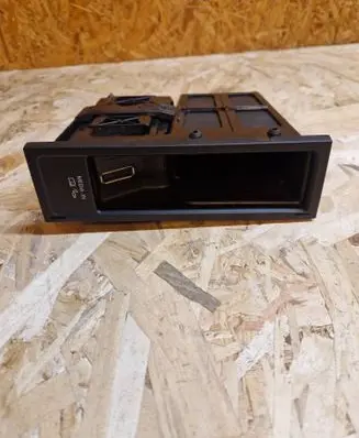 Volkswagen Golf VI Head unit multimedia control 5N0035341D 1000003005