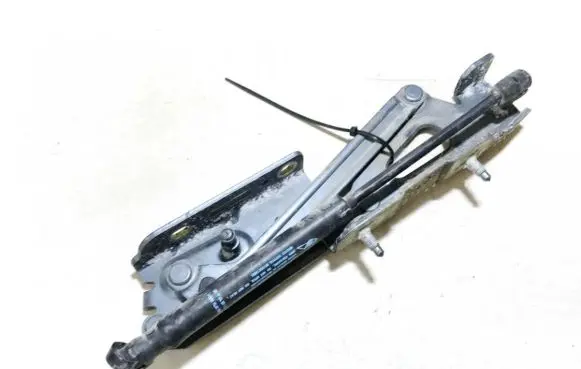 Peugeot 407 Tailgate/trunk/boot hinge
