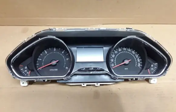 Peugeot 208 Speedometer (instrument cluster) 9674643080