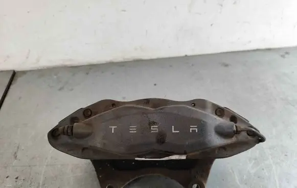 Tesla Model S Front brake caliper 104263900D