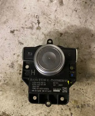 Mercedes-Benz C W204 Head unit multimedia control A2048708851 03358030101