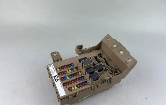 Subaru Outback (BS) Fuse module 82201AL150