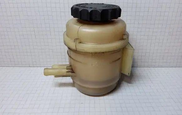 KIA Sorento Power steering fluid tank/reservoir