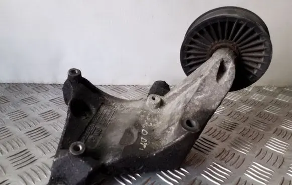 Opel Astra G Engine mounting bracket 9202480