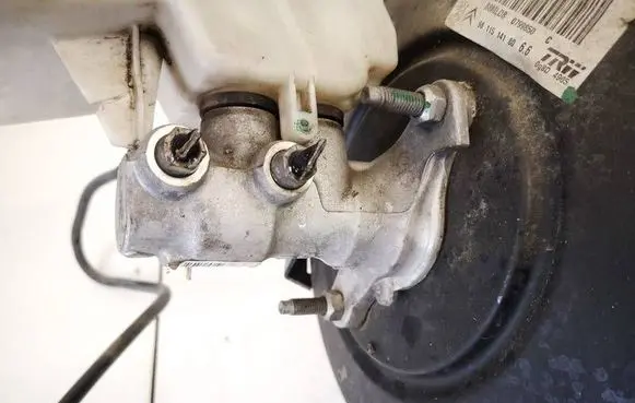 Opel Crossland X Master brake cylinder