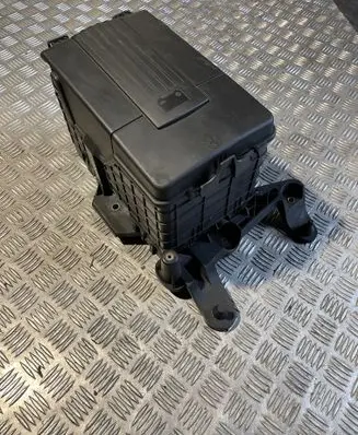 Audi A3 S3 A3 Sportback 8P Battery tray 1K0915333 3C0915443A 3C0915335