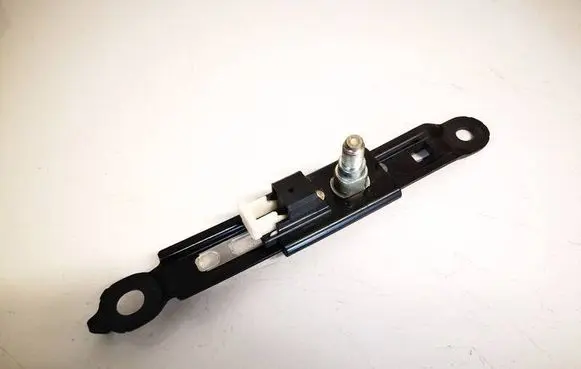Toyota Avensis T270 Seat belt adjustment rail 