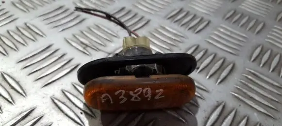 Renault Clio I Front fender indicator light