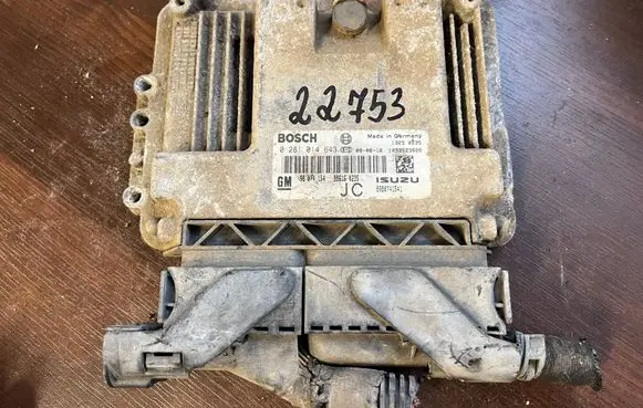 Opel Astra J Engine control unit/module 98074154 0281014643