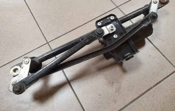 Volkswagen Up Front wiper linkage and motor