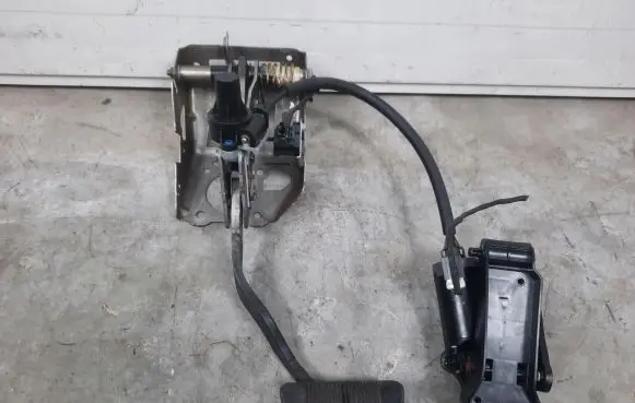 Lancia Thema Brake pedal