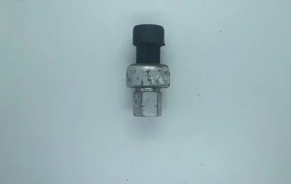 Opel Astra H Air conditioning (A/C) pressure sensor GM9131721 9131721