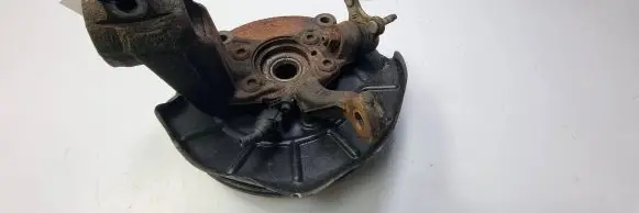 Volkswagen Touran I Front wheel hub spindle knuckle