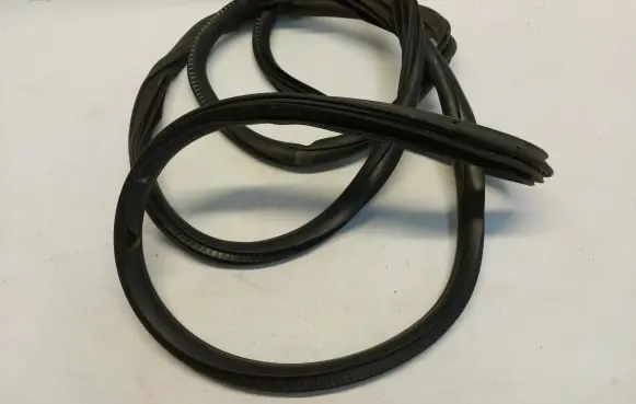 Mercedes-Benz Sprinter W907 W910 Front door rubber seal