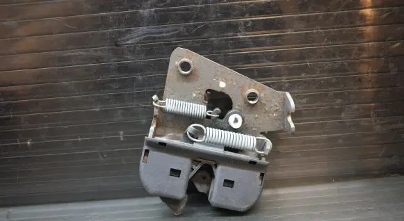 BMW 3 E90 E91 Seat back rest lock catch 7112863