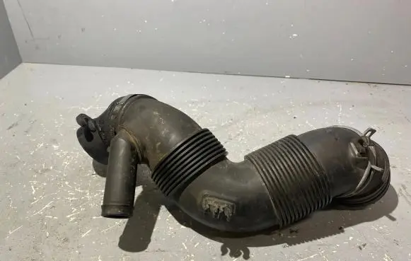 Skoda Octavia Mk2 (1Z) Air intake hose/pipe 3C0129654M