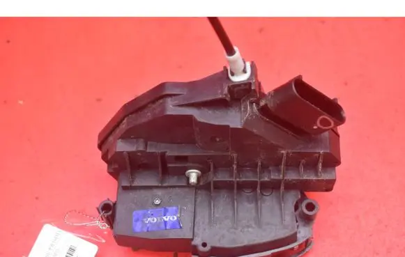 Volvo S60 Front door lock 31349860