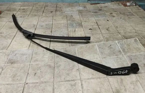 Toyota Avensis T250 Windshield/front glass wiper blade 6597