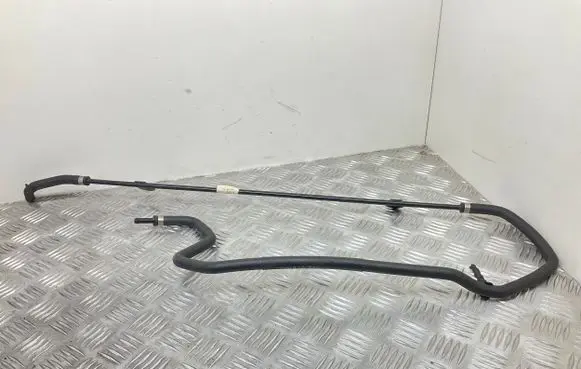 Volkswagen Touareg II Engine coolant pipe/hose 7P6122447R