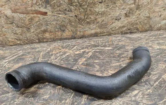Mercedes-Benz SL R107 Engine coolant pipe/hose H946