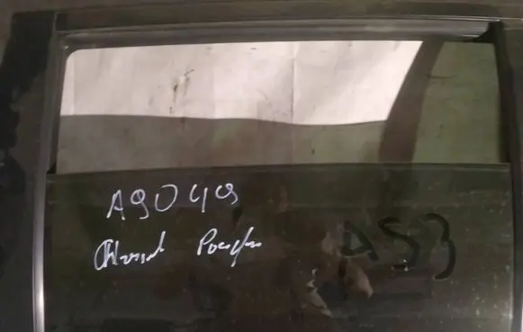 Chrysler Pacifica Rear door window glass as3