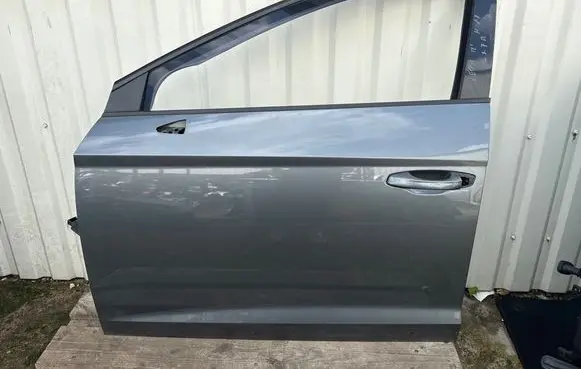 Seat Leon (5F) Front door