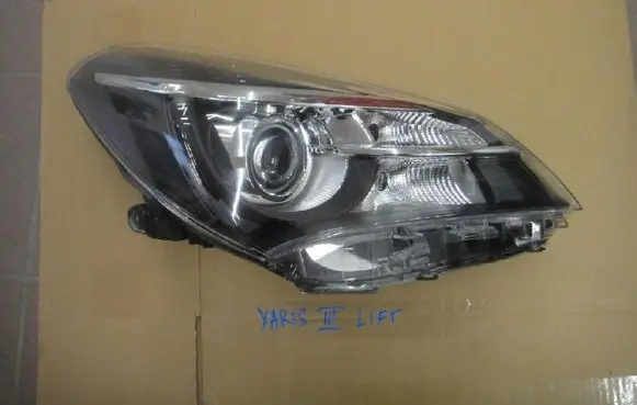 Toyota Yaris Headlight/headlamp