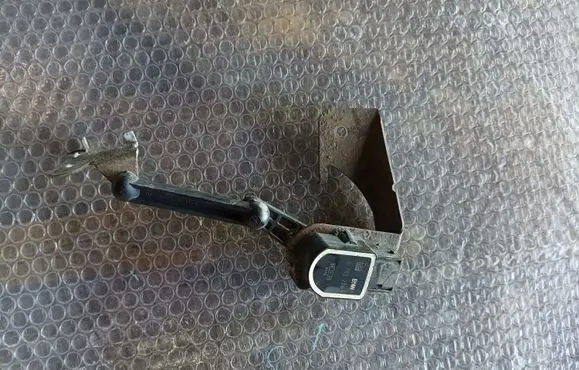 Rear air suspension level height sensor