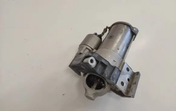 BMW 5 G30 G31 Starter motor 8588898 20676327S A1215036