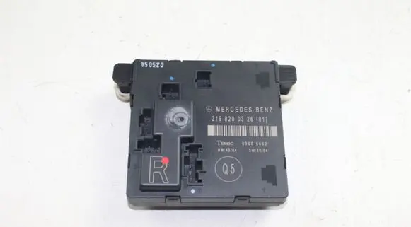 Mercedes-Benz CLS C219 Door control unit/module 2198200326