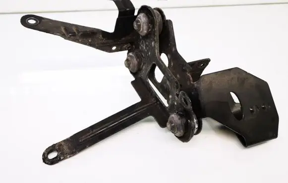 Mercedes-Benz ML W164 ABS pump bracket 