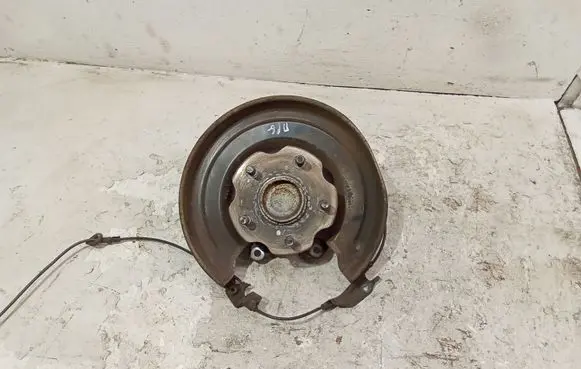 Toyota Auris 150 Rear wheel hub spindle/knuckle 4730070405