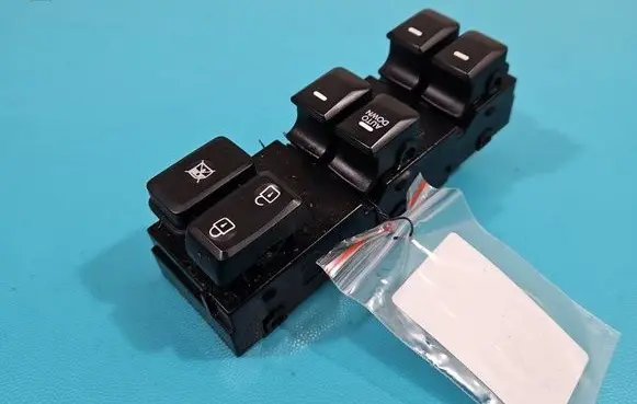 KIA Sportage Electric window control switch 93570-3W100WK IMPRK1388657