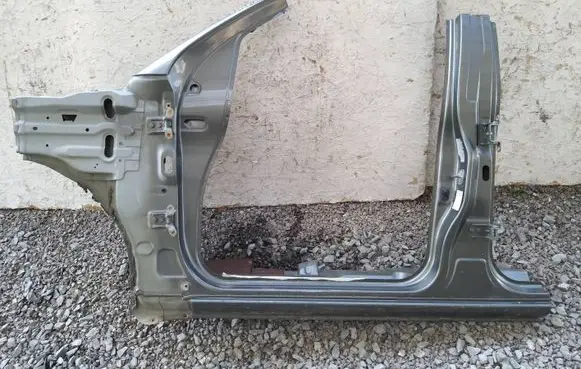Nissan Pathfinder R51 Front quarter panel 
