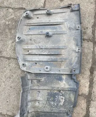 Lexus IS 220D-250-350 Engine splash shield/under tray 5762953030